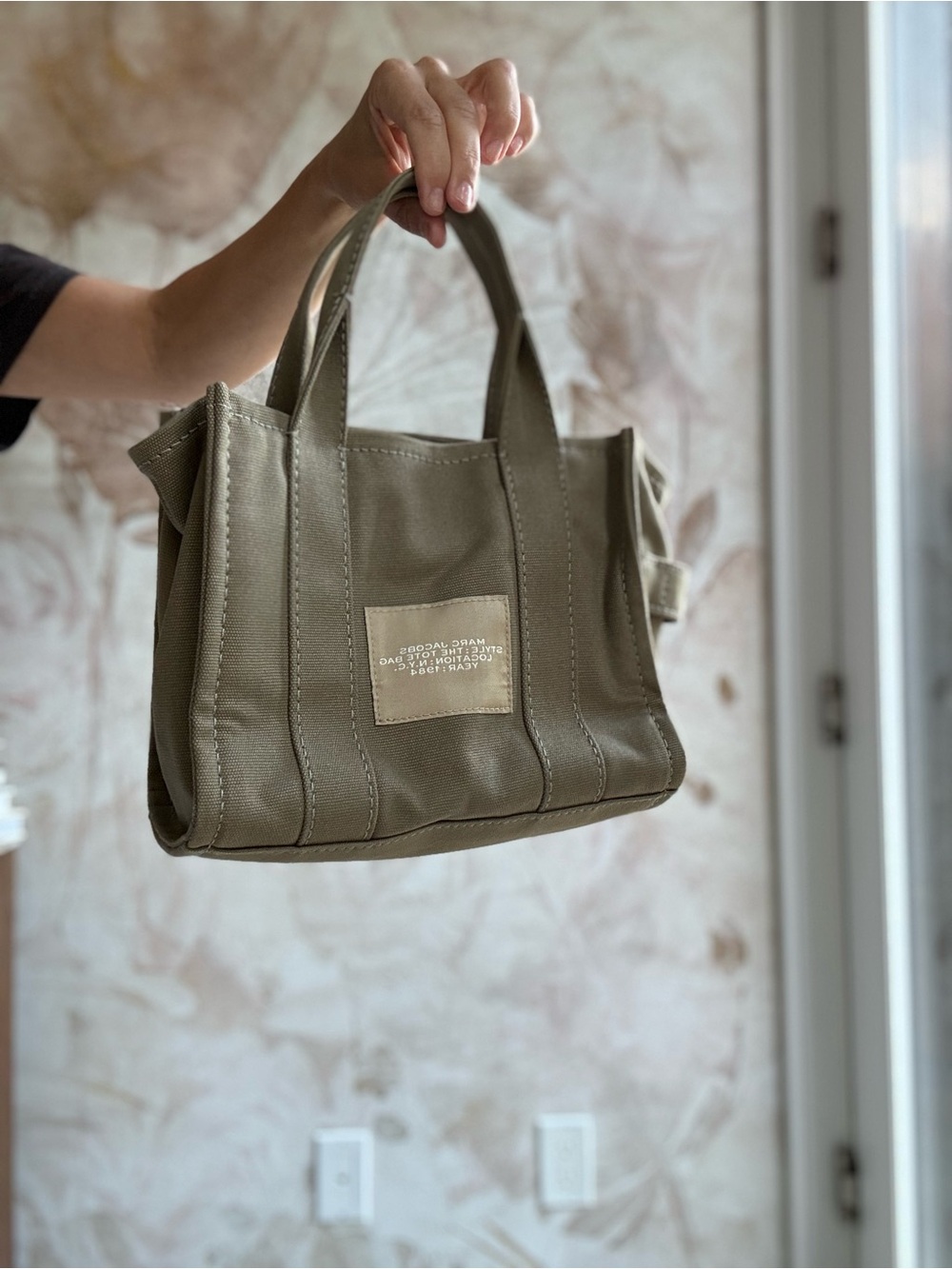 NEW Marc Jacobs Small Canvas Tote in Olive Green with White Logo - Picture 6 of 10